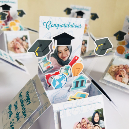 Detail Hadiah Foto Wisuda Nomer 56