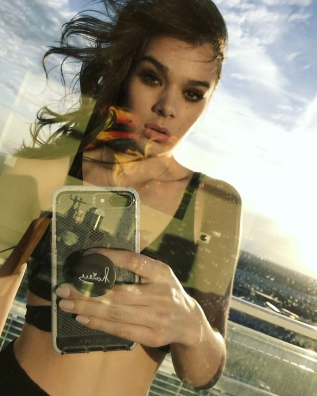 Detail Hailee Steinfeld Popsocket Nomer 11