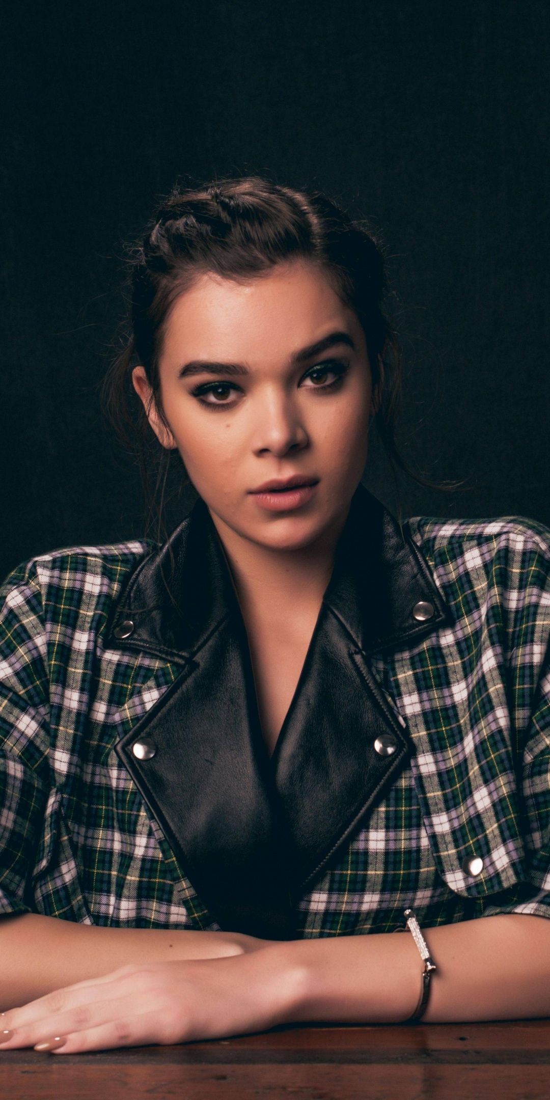 Detail Hailee Steinfeld Wallpaper Nomer 16