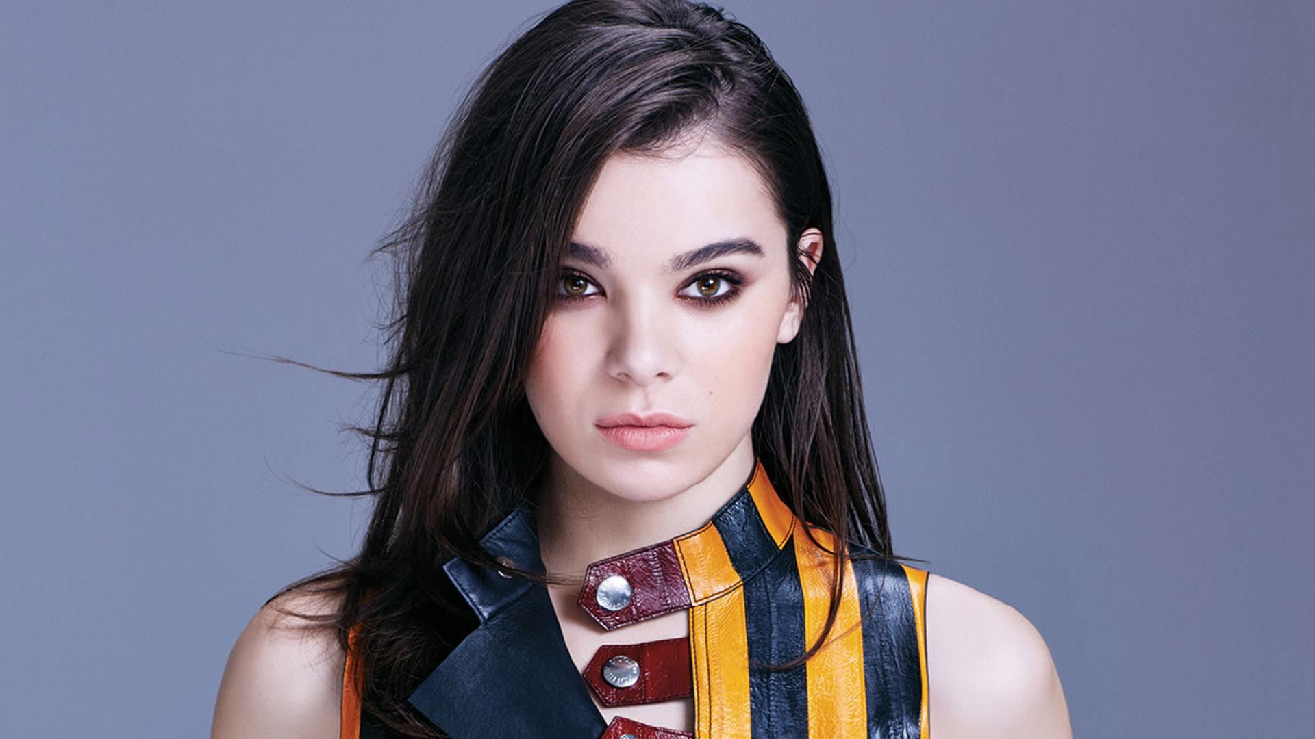 Detail Hailee Steinfeld Wallpaper Nomer 22