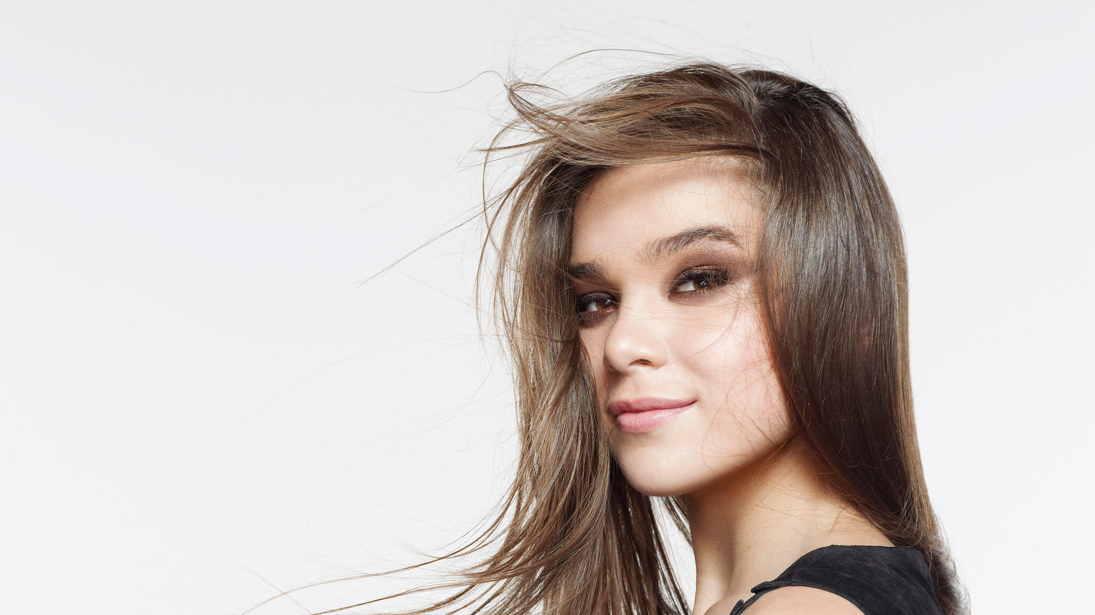 Detail Hailee Steinfeld Wallpaper Nomer 57