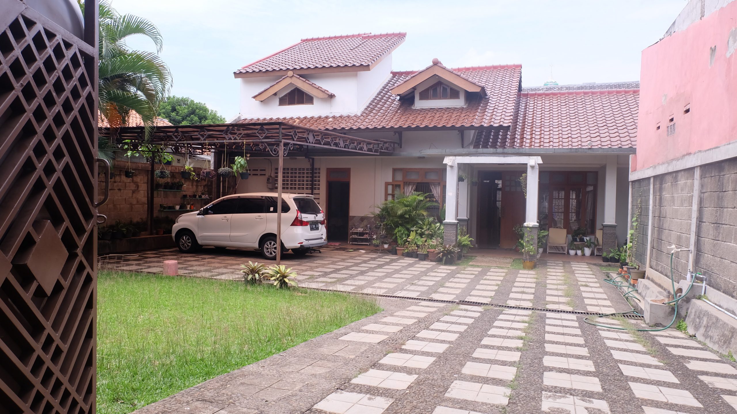 Halaman Rumah Luas 56+ Koleksi Gambar