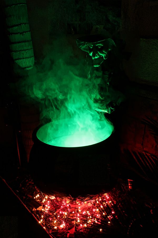 Detail Halloween Flaming Cauldron Nomer 44