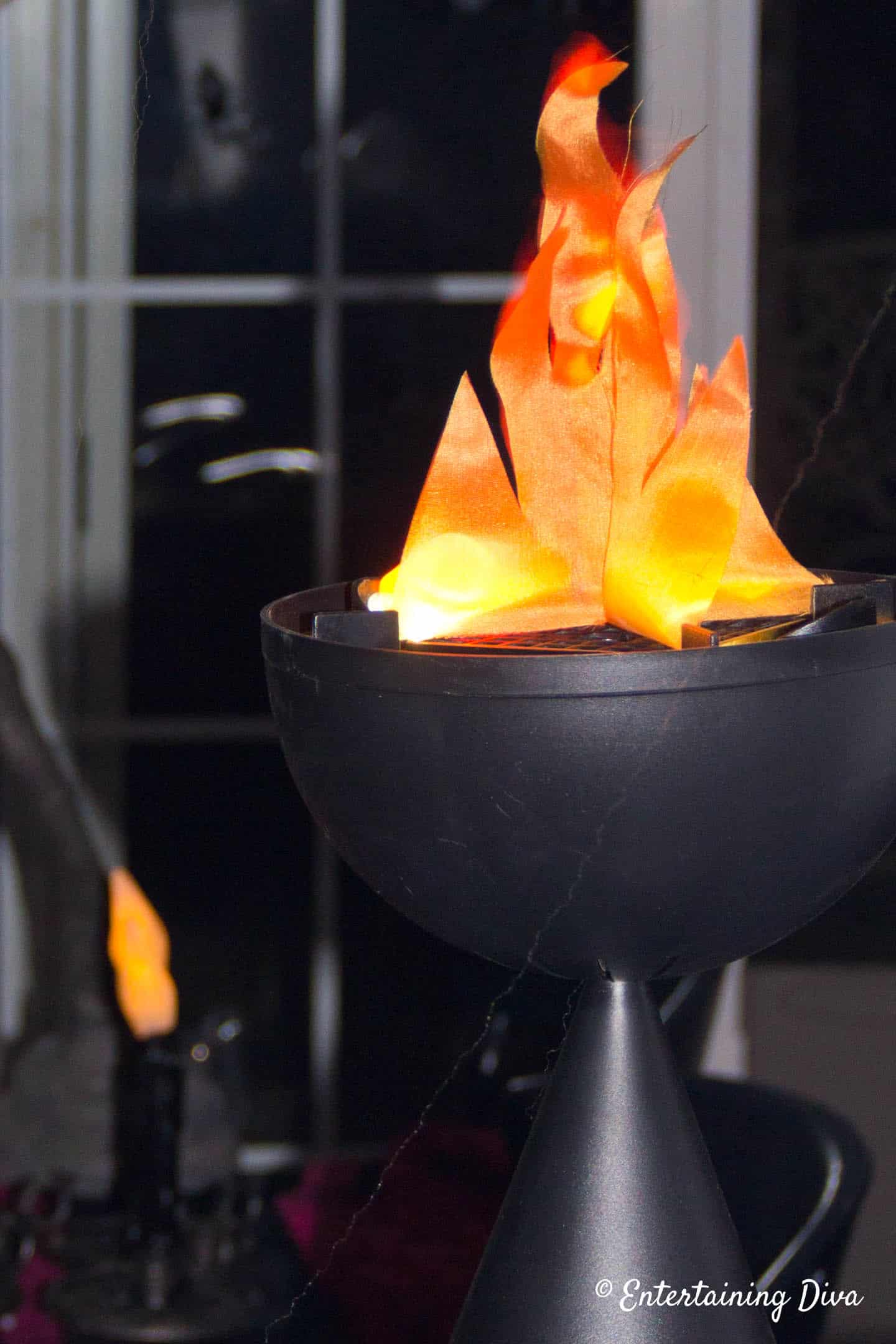 Detail Halloween Flaming Cauldron Nomer 54