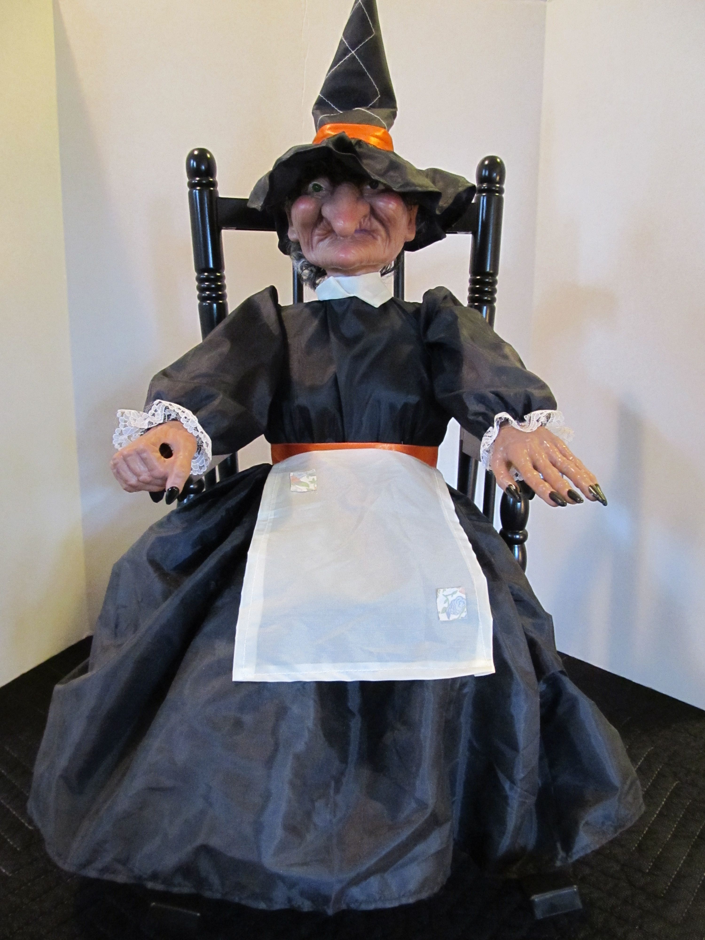 Detail Halloween Witch In Rocking Chair Nomer 2