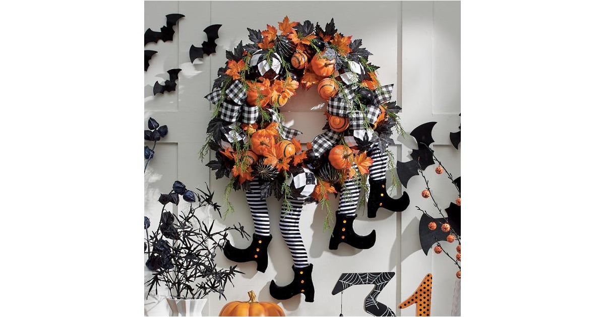 Detail Halloween Wreath With Witches Legs Nomer 23