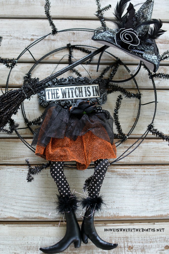 Detail Halloween Wreath With Witches Legs Nomer 48