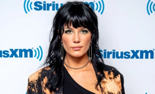 Detail Halsey Pacar Nomer 37
