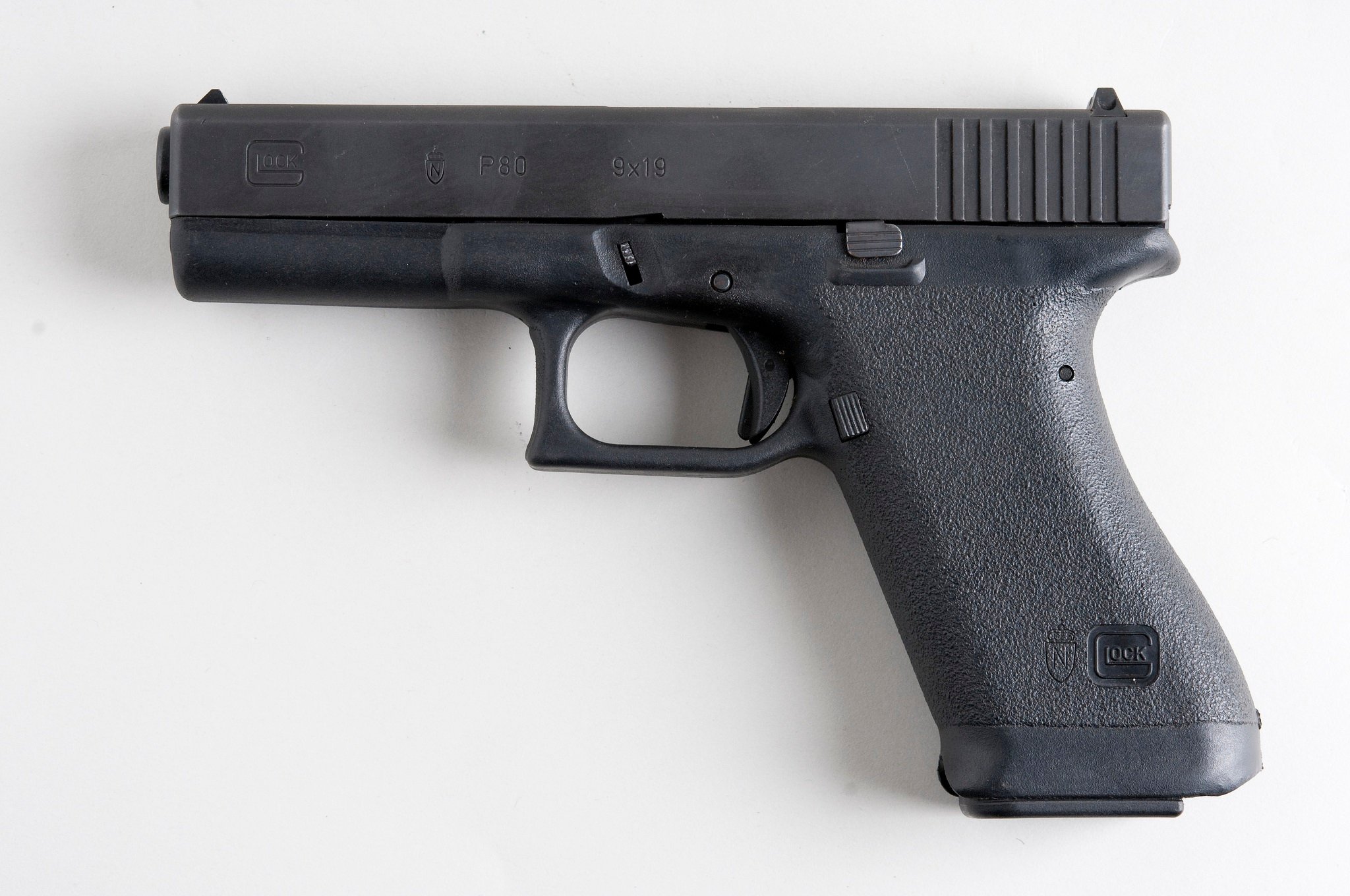 Detail Handgun Pic Nomer 2