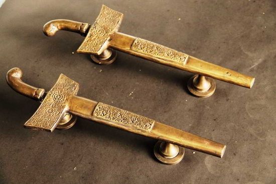 Detail Handle Pintu Rumah Klasik Nomer 13