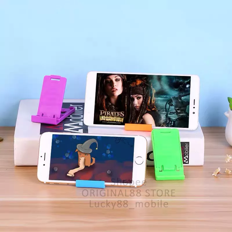 Detail Handphone Di Meja Nomer 51