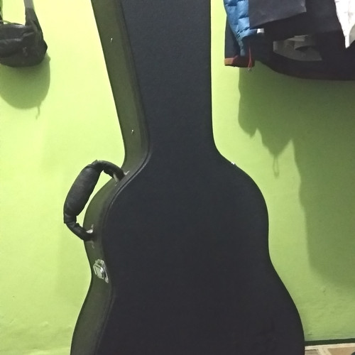 Detail Hardcase Gitar Akustik Nomer 49