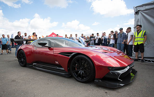 Detail Harga Aston Martin Vulcan Nomer 7
