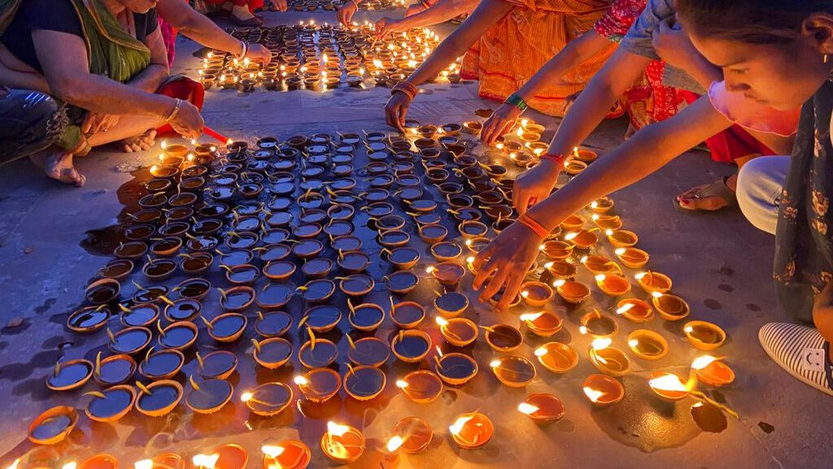 Detail Hari Raya Diwali Nomer 23