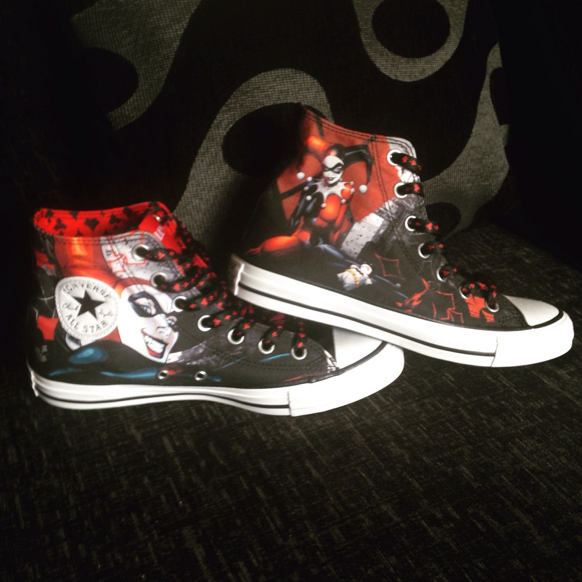 Detail Harley Quinn Converse Shoes Nomer 38