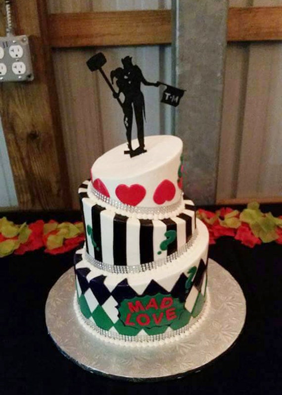 Detail Harley Quinn Wedding Cake Nomer 12