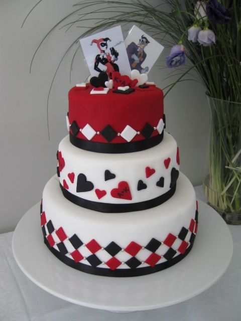 Detail Harley Quinn Wedding Cake Nomer 5