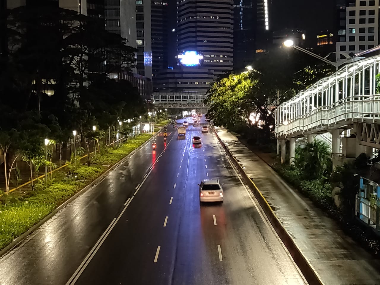 Detail Hasil Foto Oppo R17 Pro Nomer 24