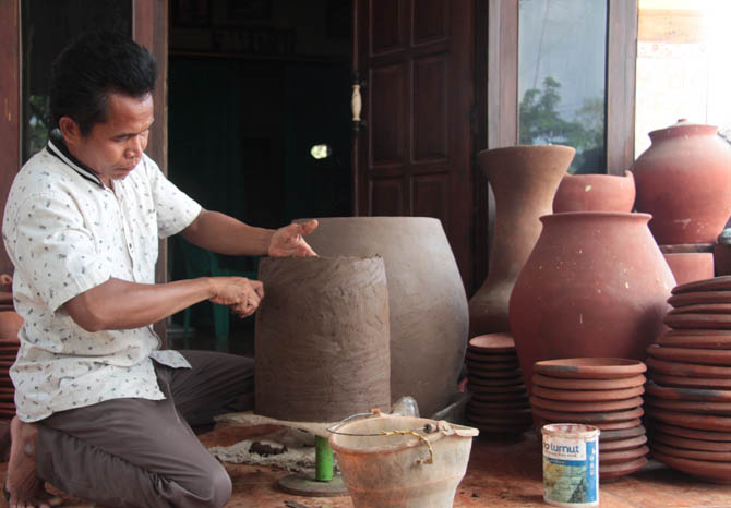 Detail Hasil Kerajinan Dari Tanah Liat Nomer 32