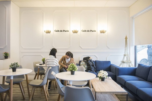 Detail Desain Interior Cafe Klasik Nomer 40