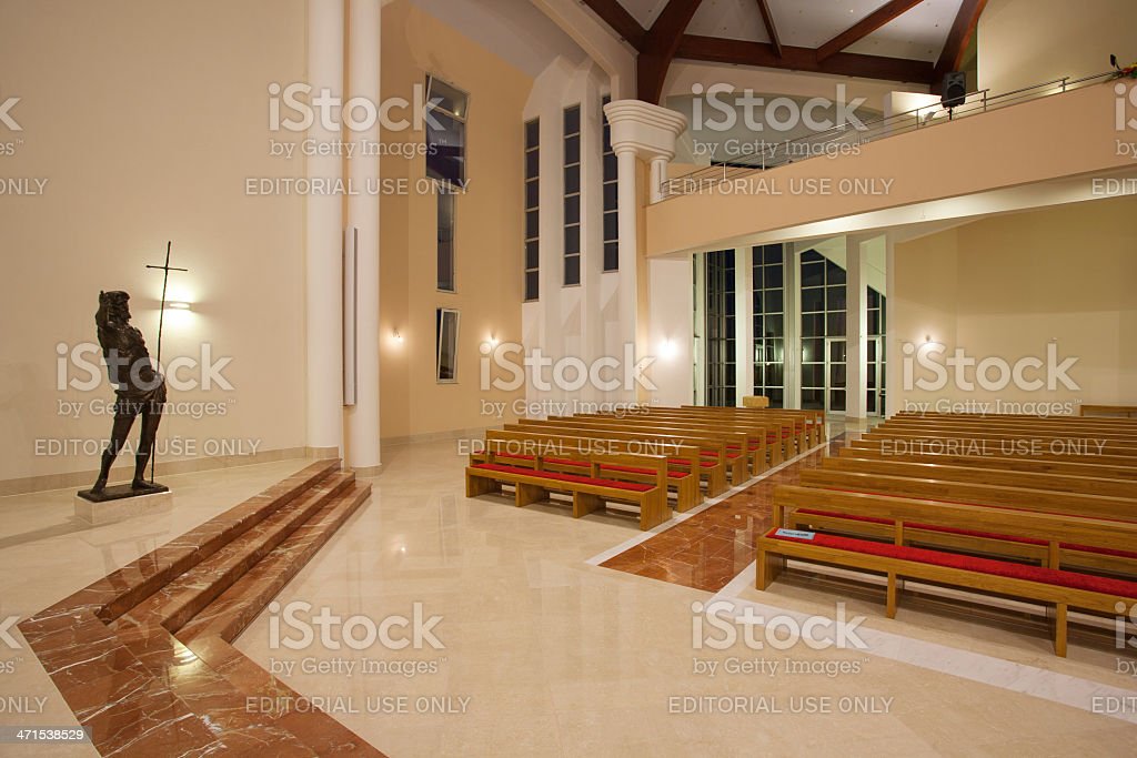 Detail Desain Interior Gereja Modern Nomer 23