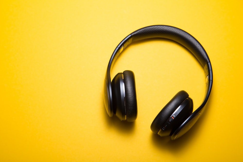 Headphone Background - KibrisPDR
