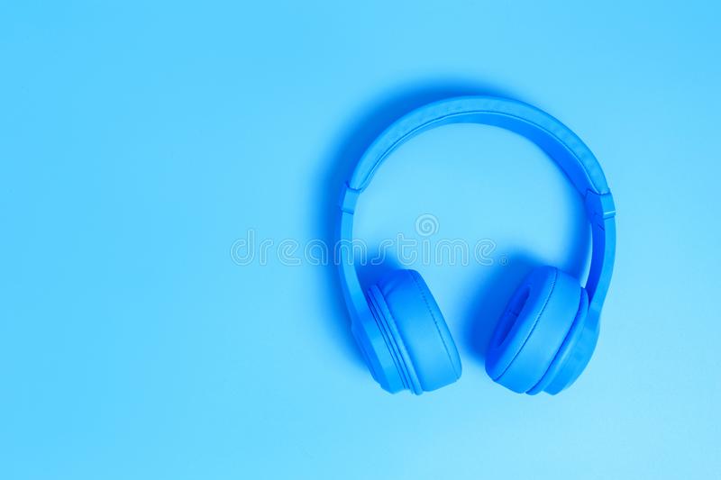 Detail Headphone Background Nomer 30