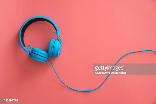 Detail Headphone Background Nomer 58