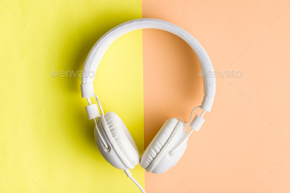 Detail Headphone Background Nomer 9