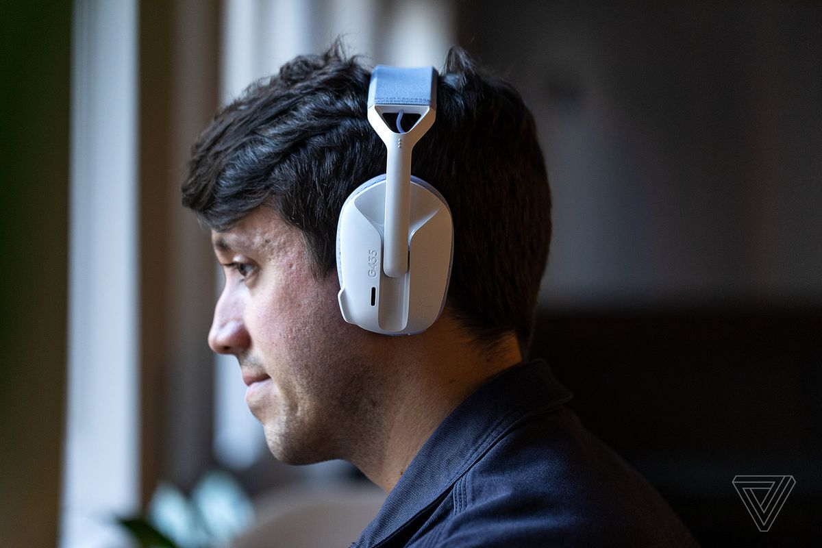 Detail Headset Image Nomer 45