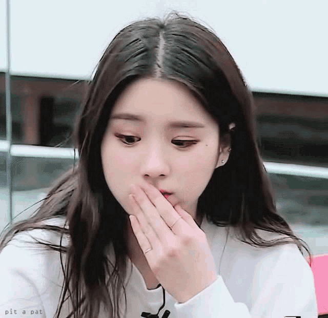 Detail Heejin Loona Cute Nomer 48