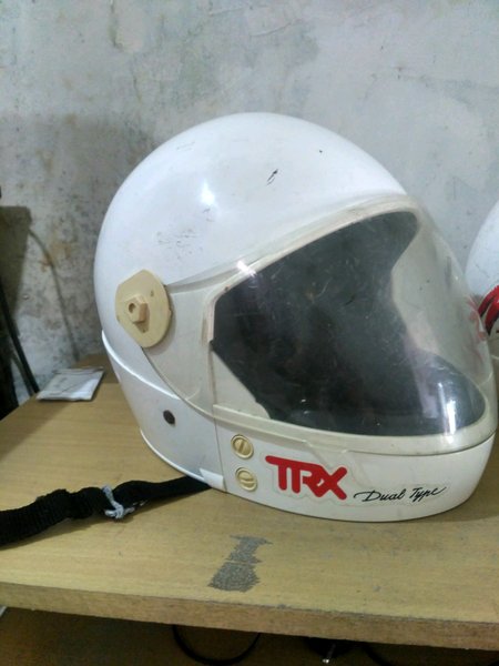 Detail Helm Astronot Honda Nomer 26