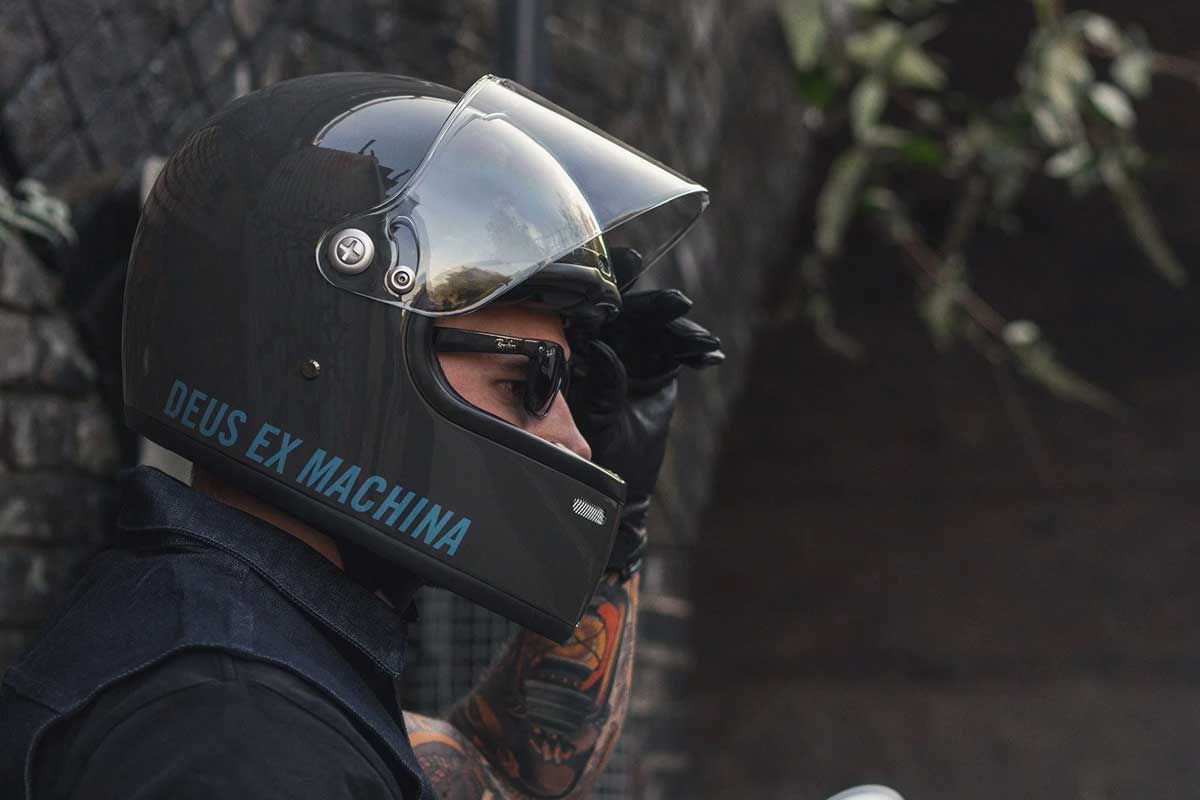 Detail Helm Deus Ex Machina Nomer 18