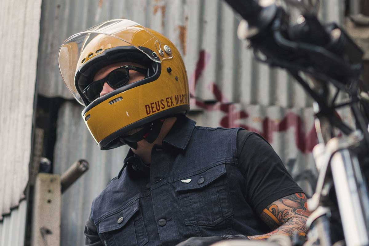 Detail Helm Deus Ex Machina Nomer 19