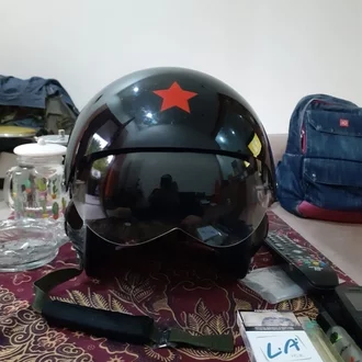 Detail Helm Pesawat Tempur Nomer 31