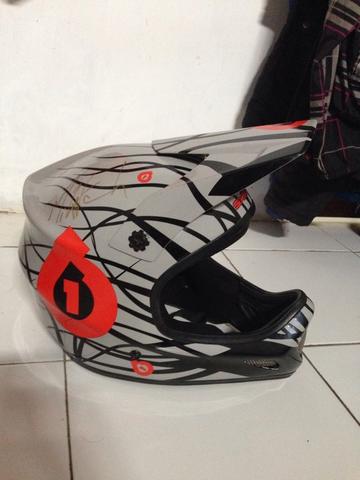 Detail Helm Sepeda Downhill Nomer 49