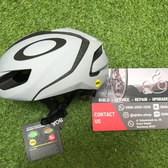 Detail Helm Sepeda Oakley Nomer 31