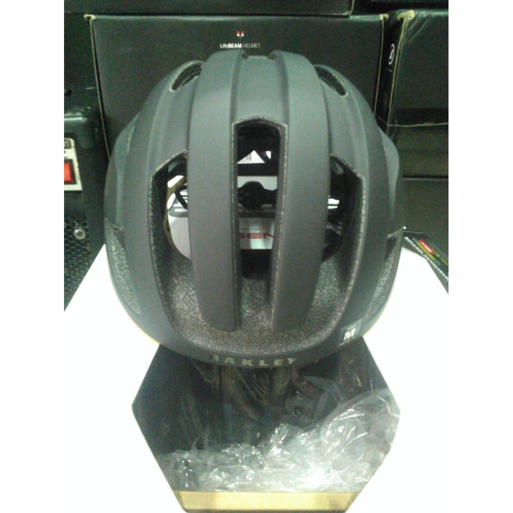 Detail Helm Sepeda Oakley Nomer 32
