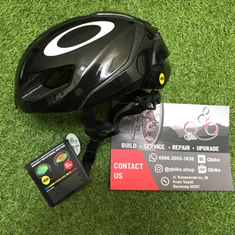 Detail Helm Sepeda Oakley Nomer 34