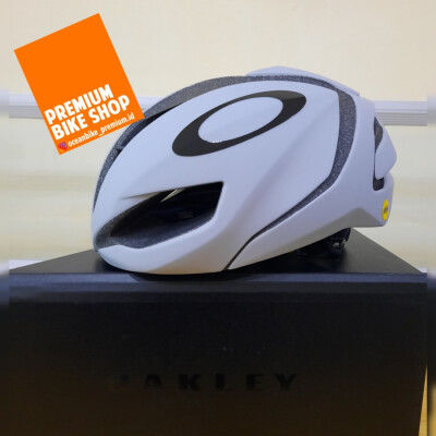 Detail Helm Sepeda Oakley Nomer 56