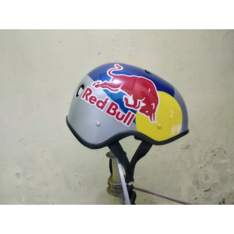 Detail Helm Sepeda Red Bull Nomer 14
