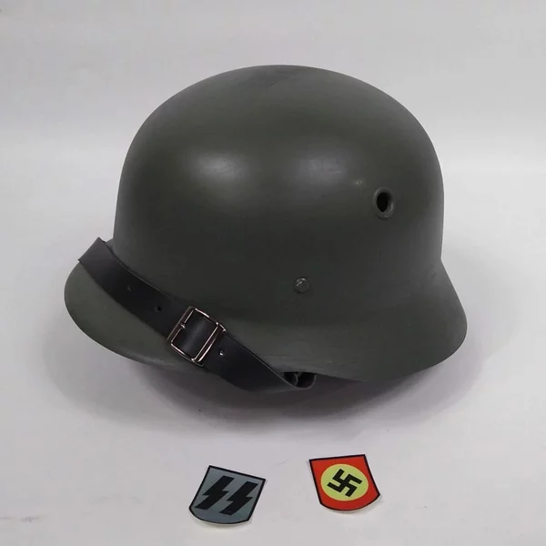 Detail Helm Tentara Jerman Nomer 44