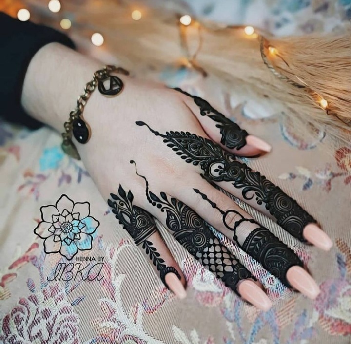 Detail Henna Art Simple Jari Nomer 48