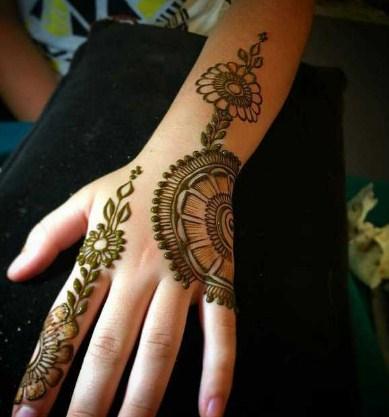 Detail Henna Art Simple Jari Nomer 51