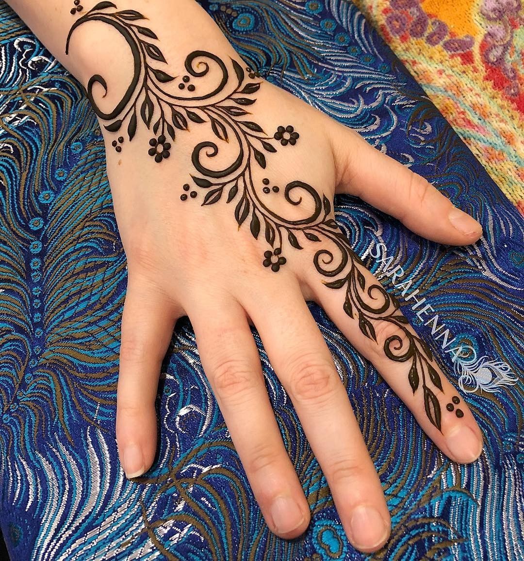 Detail Henna Art Simple Tangan Nomer 26