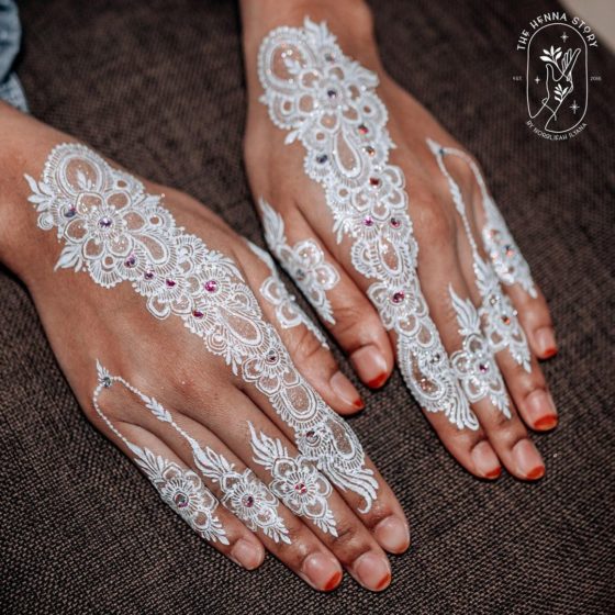 Detail Henna Simple Putih Nomer 27