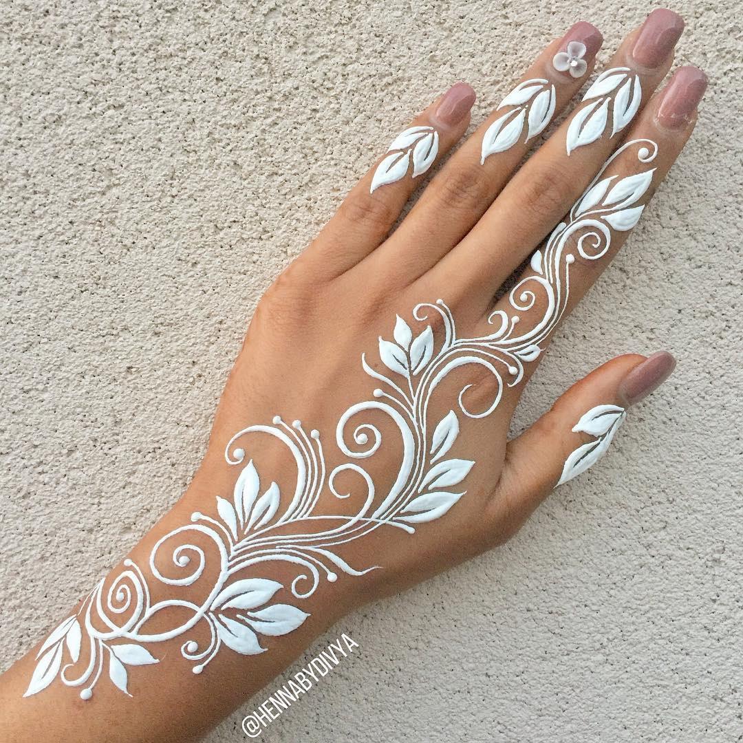 Detail Henna Simple Putih Nomer 33