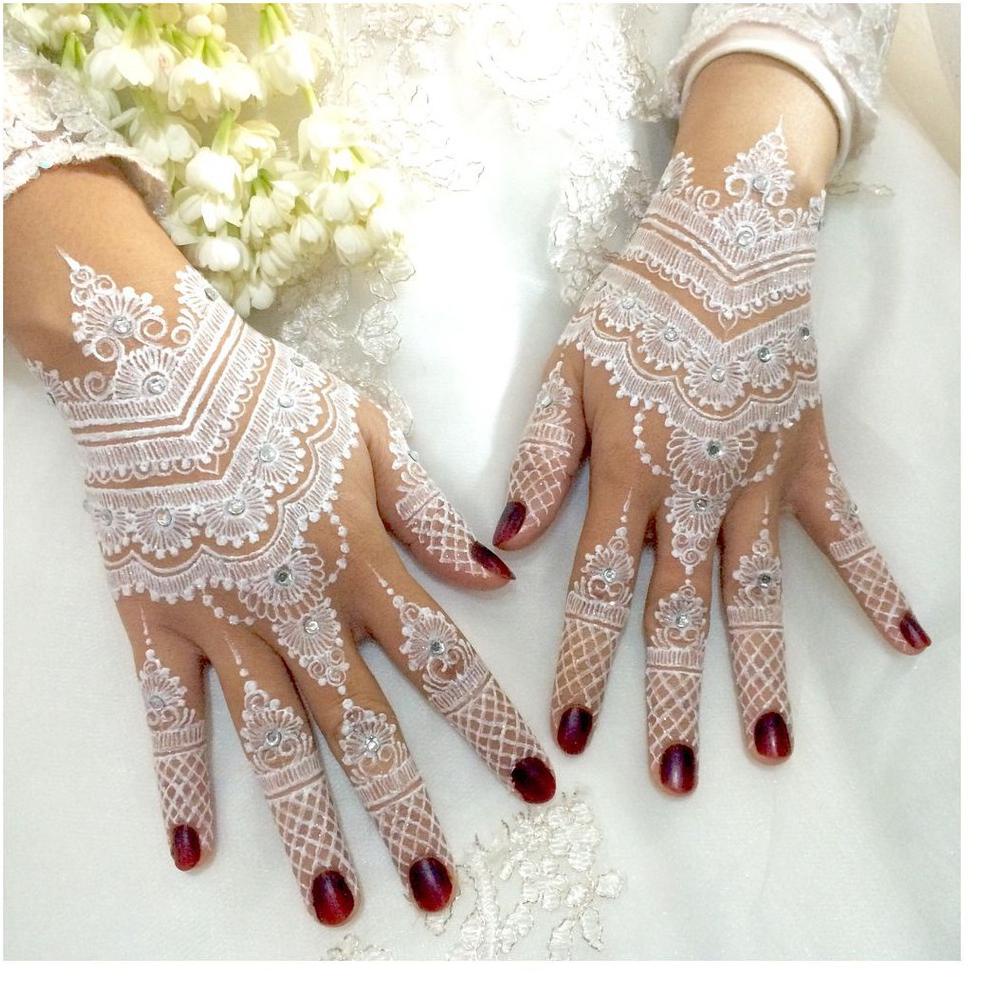 Detail Henna Tangan Pengantin Nomer 7