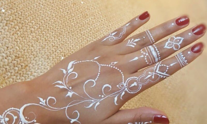 Detail Henna Tangan Pengantin Simple Nomer 20