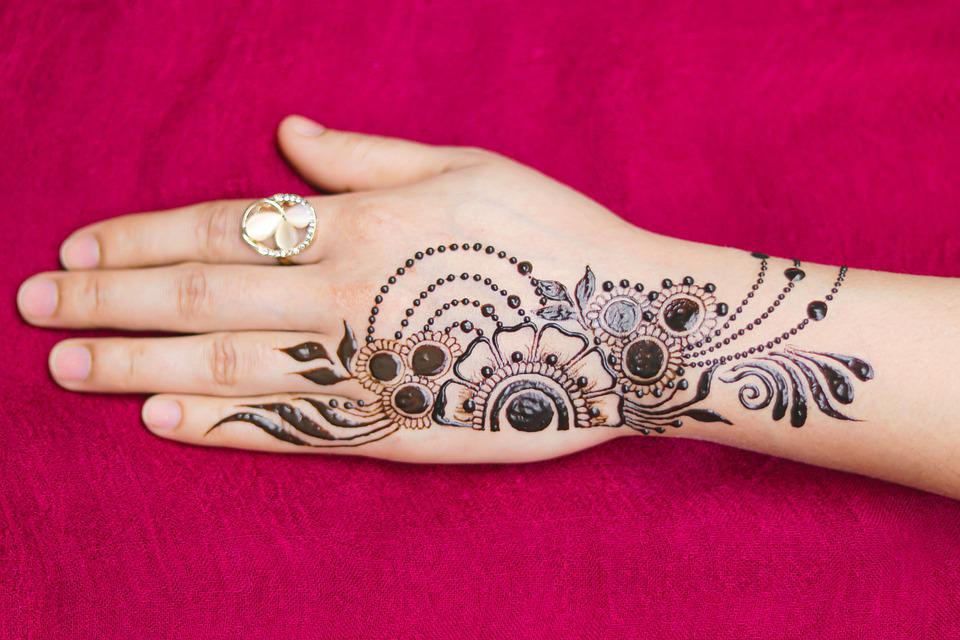Detail Henna Tangan Pengantin Simple Nomer 41